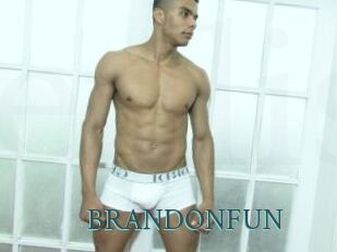 BRANDONFUN En live show