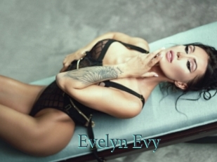 Evelyn_Evy