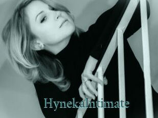 HynekaIntimate
