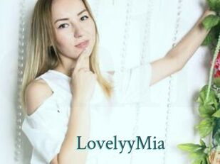 LovelyyMia