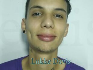 Lukke_Davis