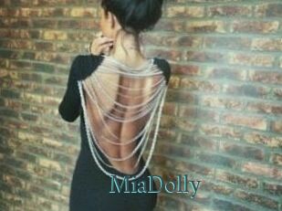 Mia_Dolly