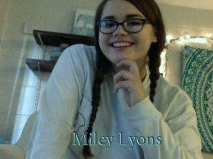 Miley_Lyons