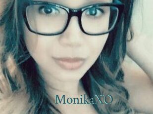 MonikaXO
