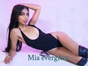 Mia_everglow
