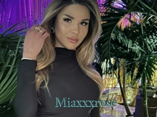 Miaxxxrose