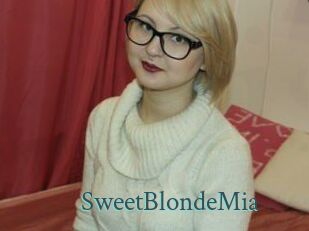 SweetBlondeMia