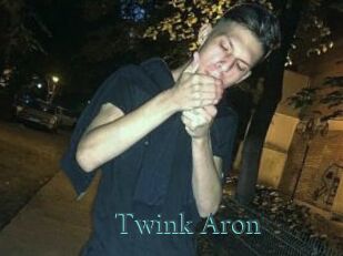 Twink_Aron